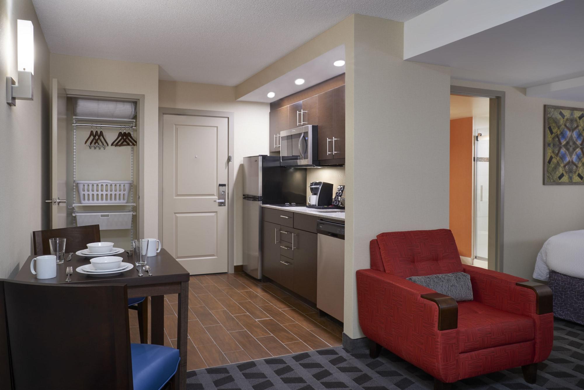 Towneplace Suites By Marriott Windsor Exterior foto