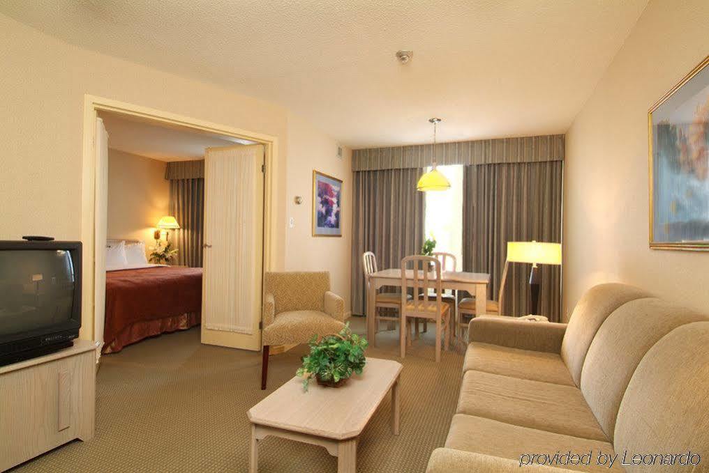 Towneplace Suites By Marriott Windsor Exterior foto